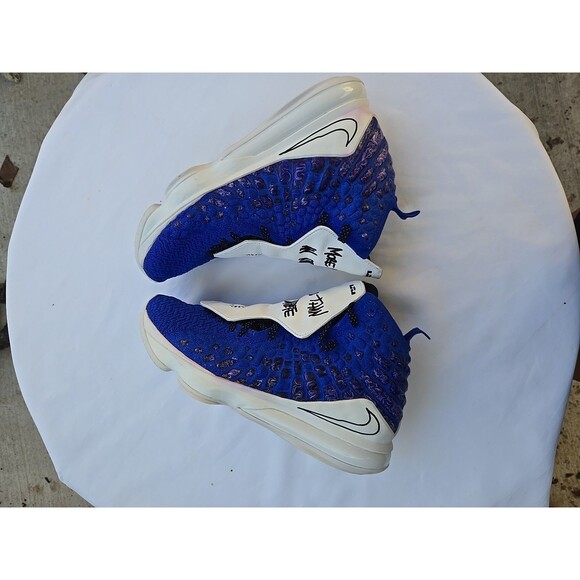 LeBron 17 x Uninterrupted More Than An Athlete Size 11 - Picture 4 of 10